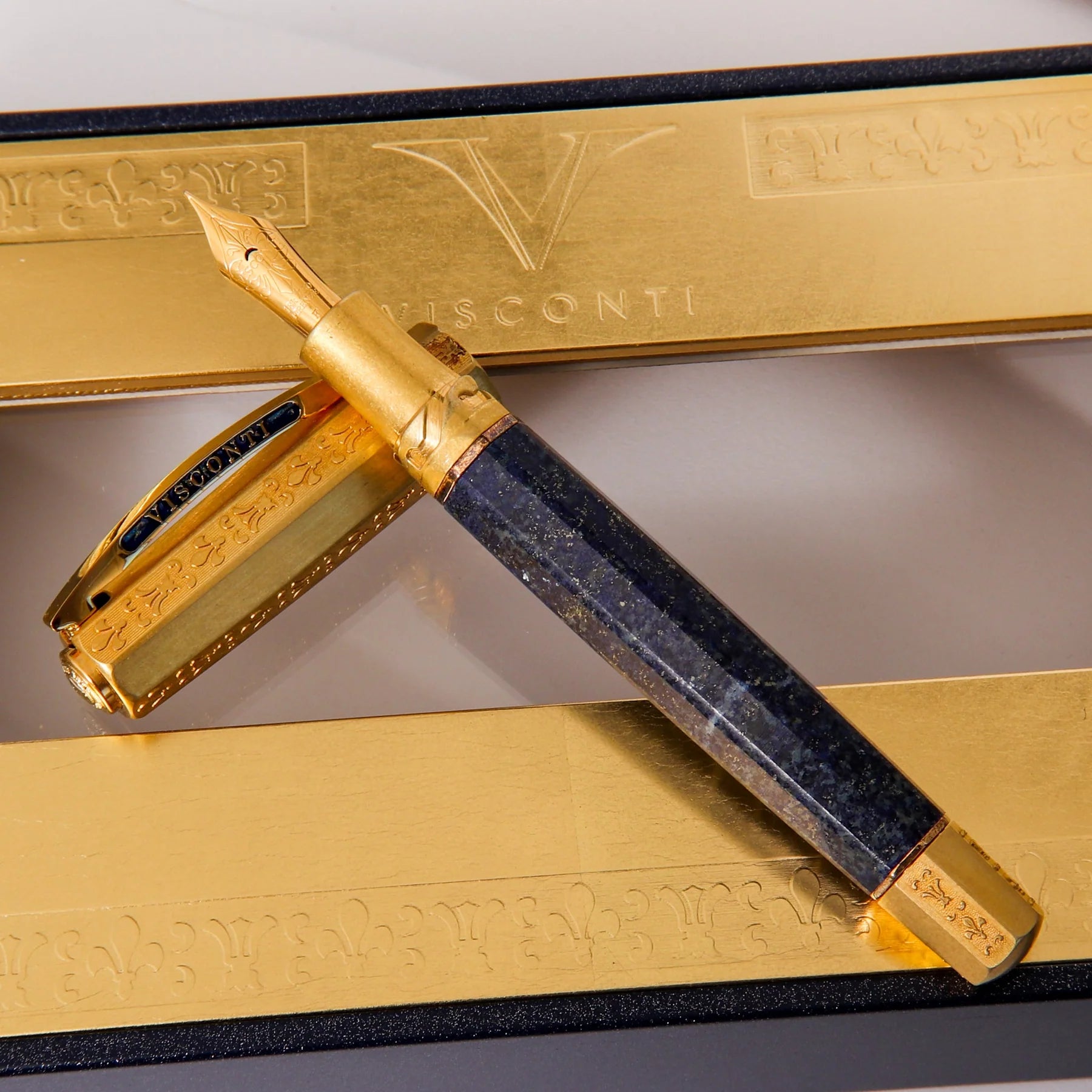 Luxury Pen with Gift Box - The Perfect Elegance Gift (Golden Rose)