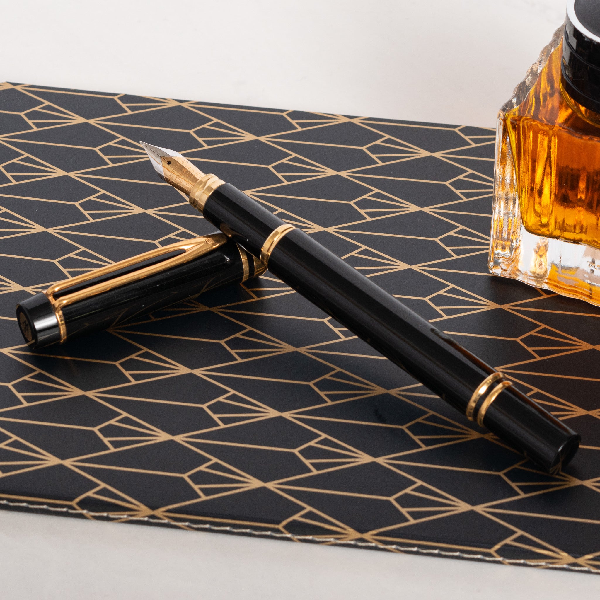Waterman Le Man 100 Black & Gold Fountain Pen - Preowned – Truphae
