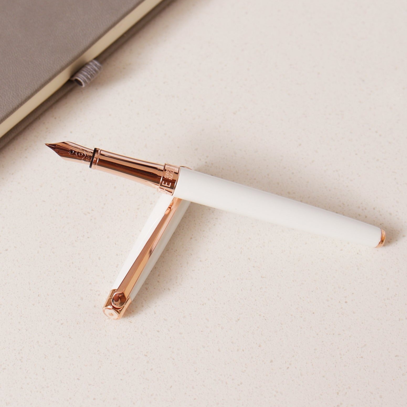 Caran d'Ache Léman Slim White Rosegold Fountain pen