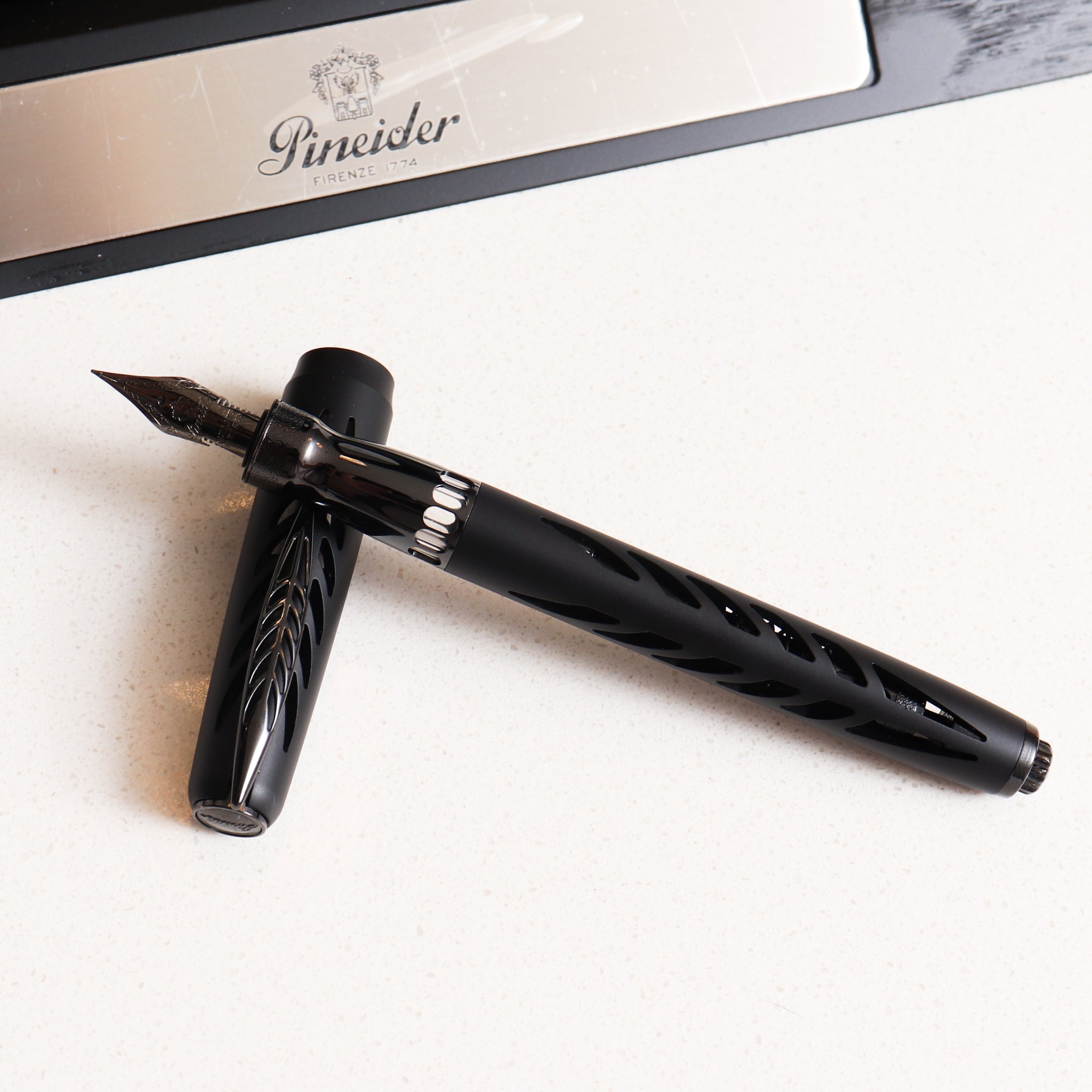 Black INKredible Pen, The Fountain pen for art making!