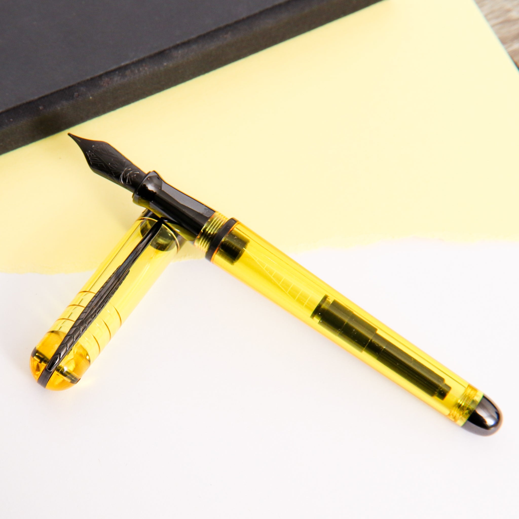 Pineider Avatar UR Demo Black Lemon Fountain Pen – Truphae