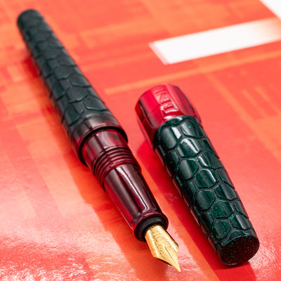 BENU Hexagon Yuletide Fountain Pen green red