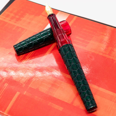 BENU Hexagon Yuletide Fountain Pen green