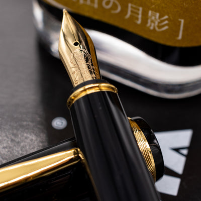 Cross Bailey Lights Fountain Pen - Black & Gold stainless steel nib