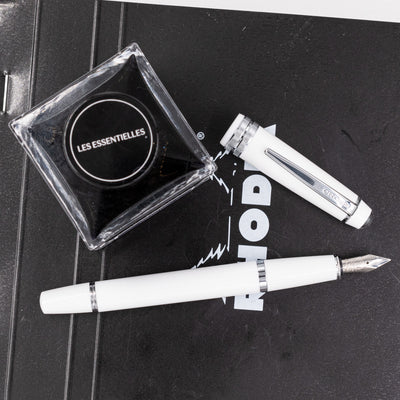 Cross Bailey Lights Fountain Pen - White & Chrome cartridge