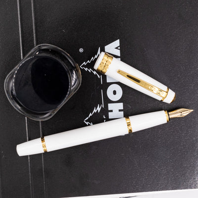 Cross Bailey Lights Fountain Pen - White & Gold beginner pen