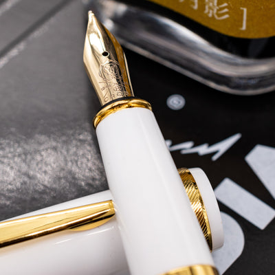 Cross Bailey Lights Fountain Pen - White & Gold stainless steel nib