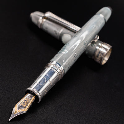 David Oscarson Alexander Fleming Fountain Pen - Grey uncapped