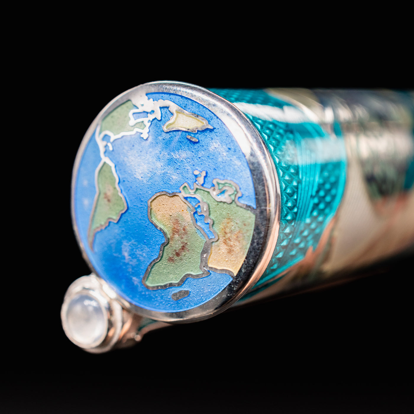 David Oscarson Edwin Hubble Fountain Pen World Map