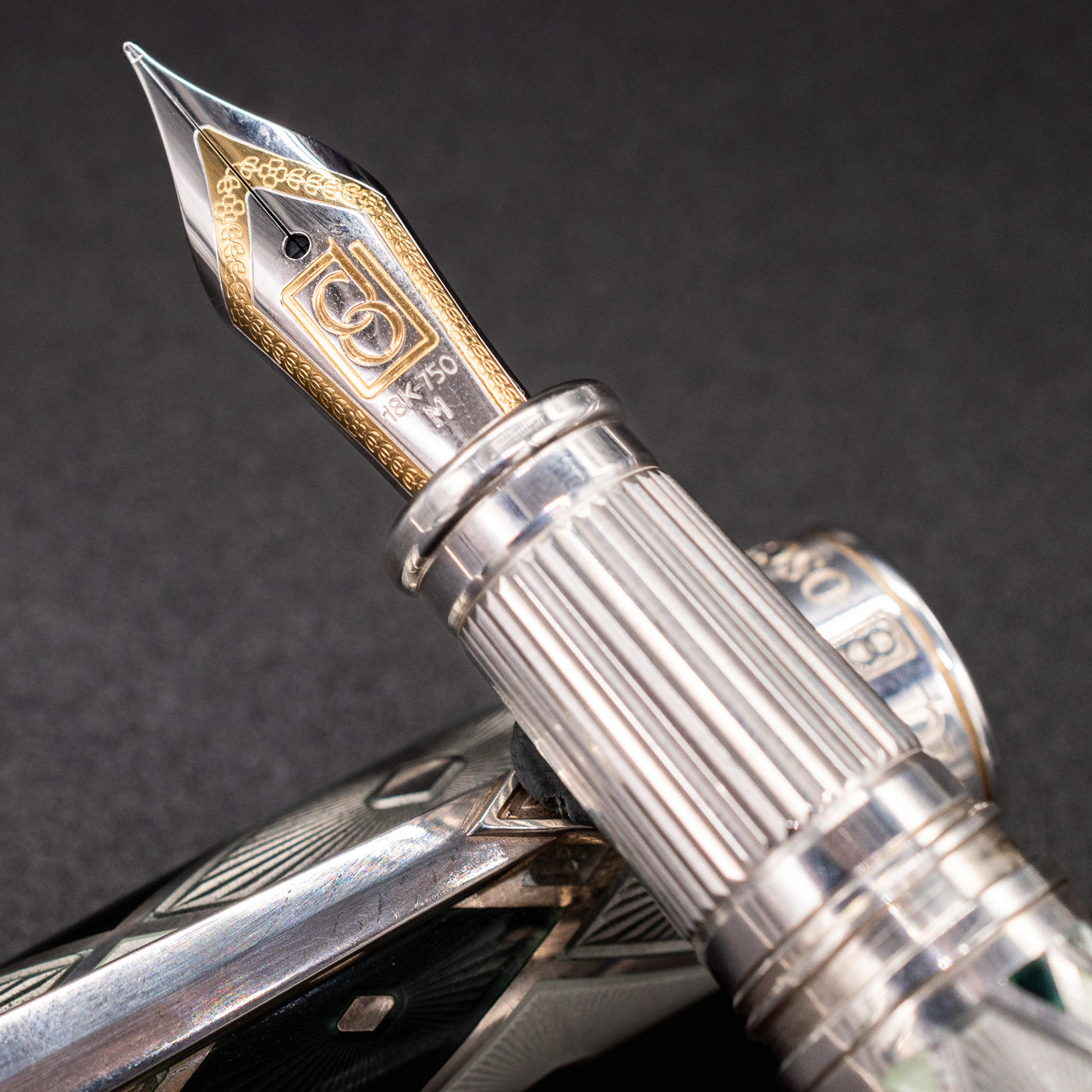 David Oscarson Harlequin Fountain Pen - Grey 18k gold nib