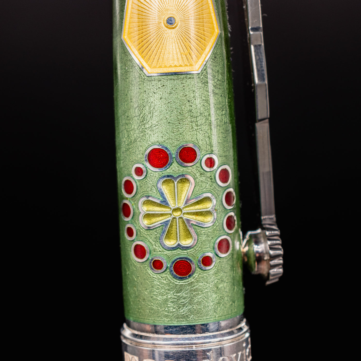 David Oscarson La Sagrada Familia Fountain Pen Olive Green Ruby Enamel