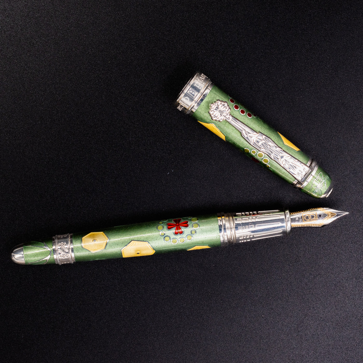 David Oscarson La Sagrada Familia Fountain Pen Olive Green Sage