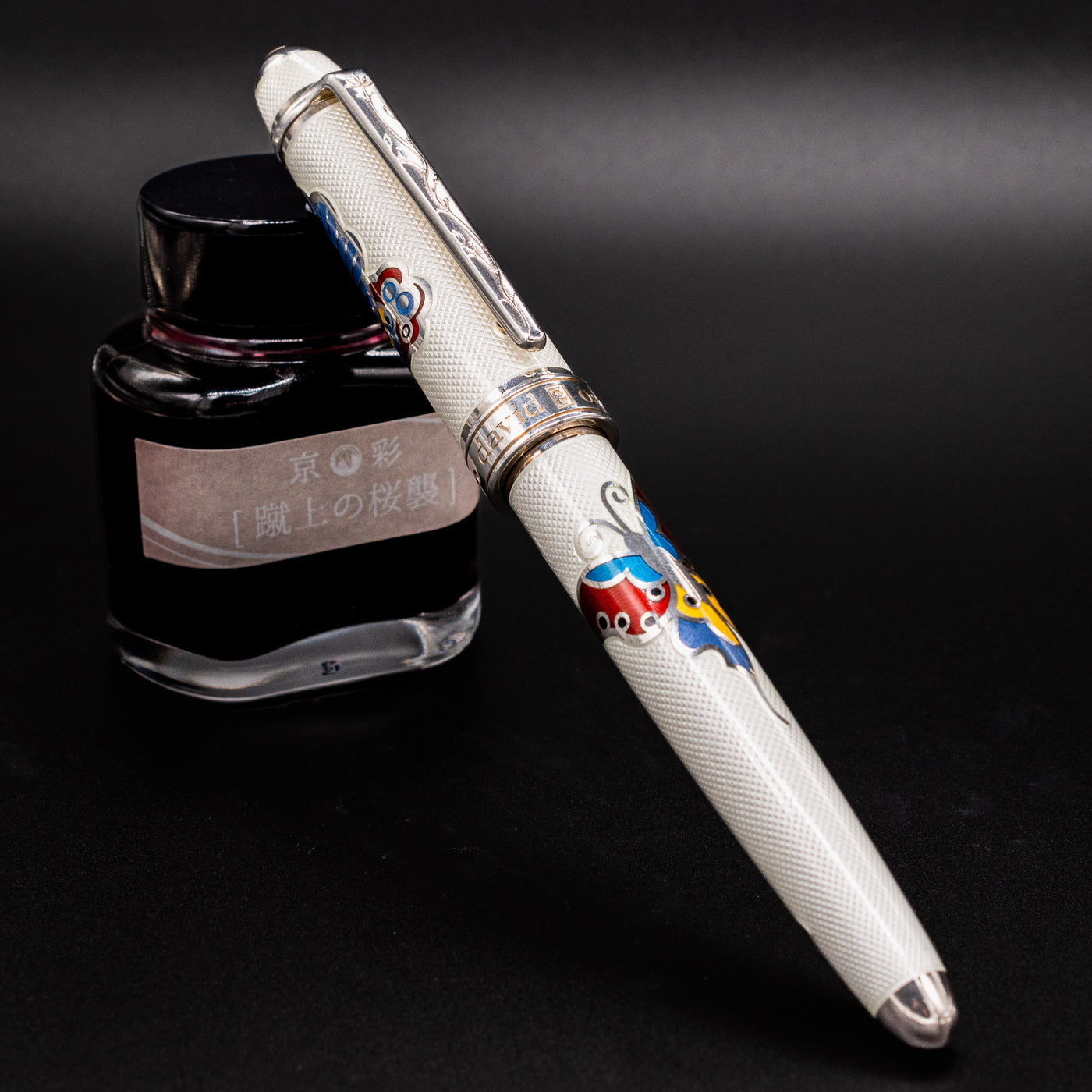 David Oscarson Wynn Las Vegas Fountain Pen - White capped