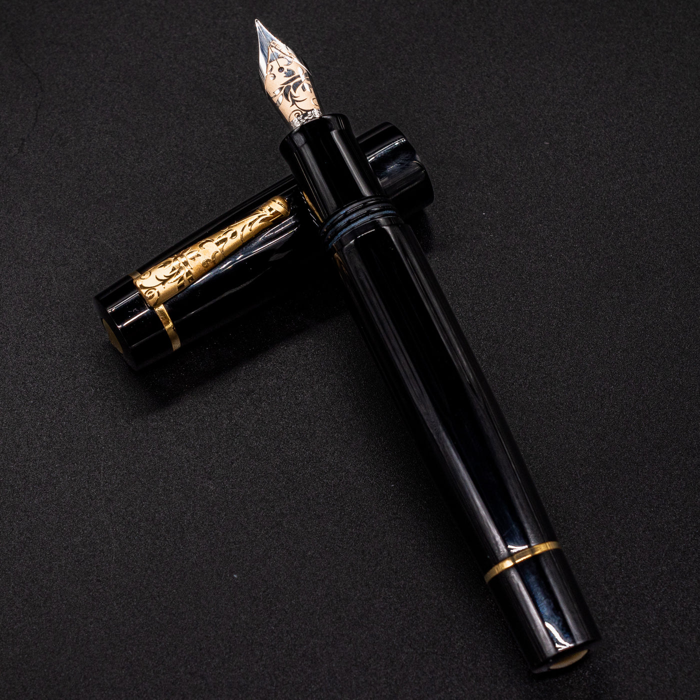 Delta Bio+16 Nera Fountain Pen - 14k Gold Nib black