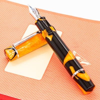 Delta DV Oversize Fountain Pen - Masterpiece black orange