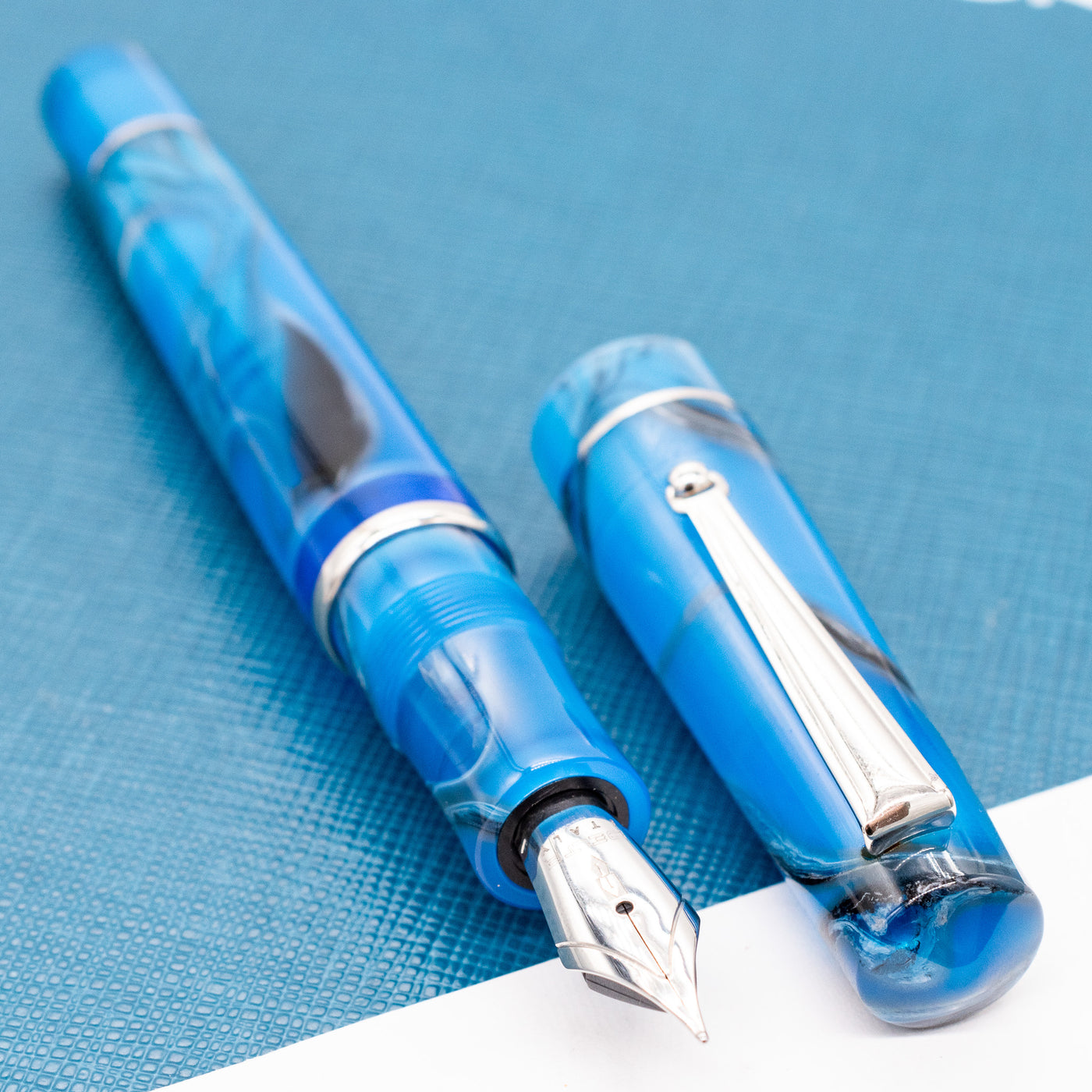 Delta Duna Fountain Pen - Blue Oasis Palladium Trim Italian