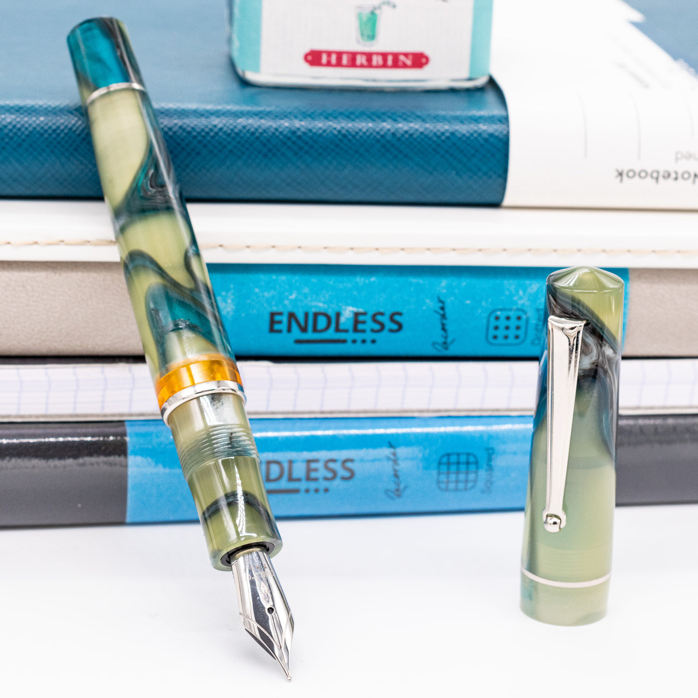 Delta Duna Fountain Pen - Horizon Yellow Palladium Trim