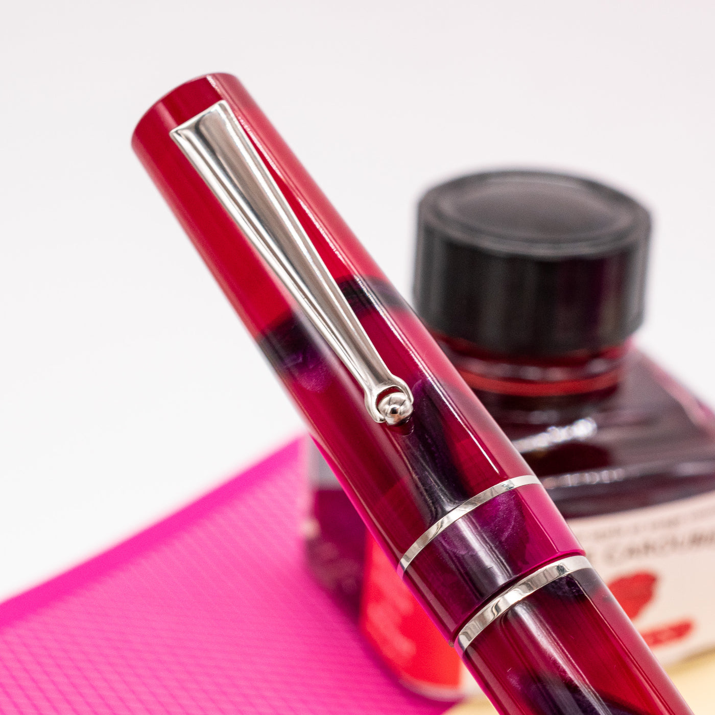 Delta Duna Rollerball Pen - Magenta Mirage clip