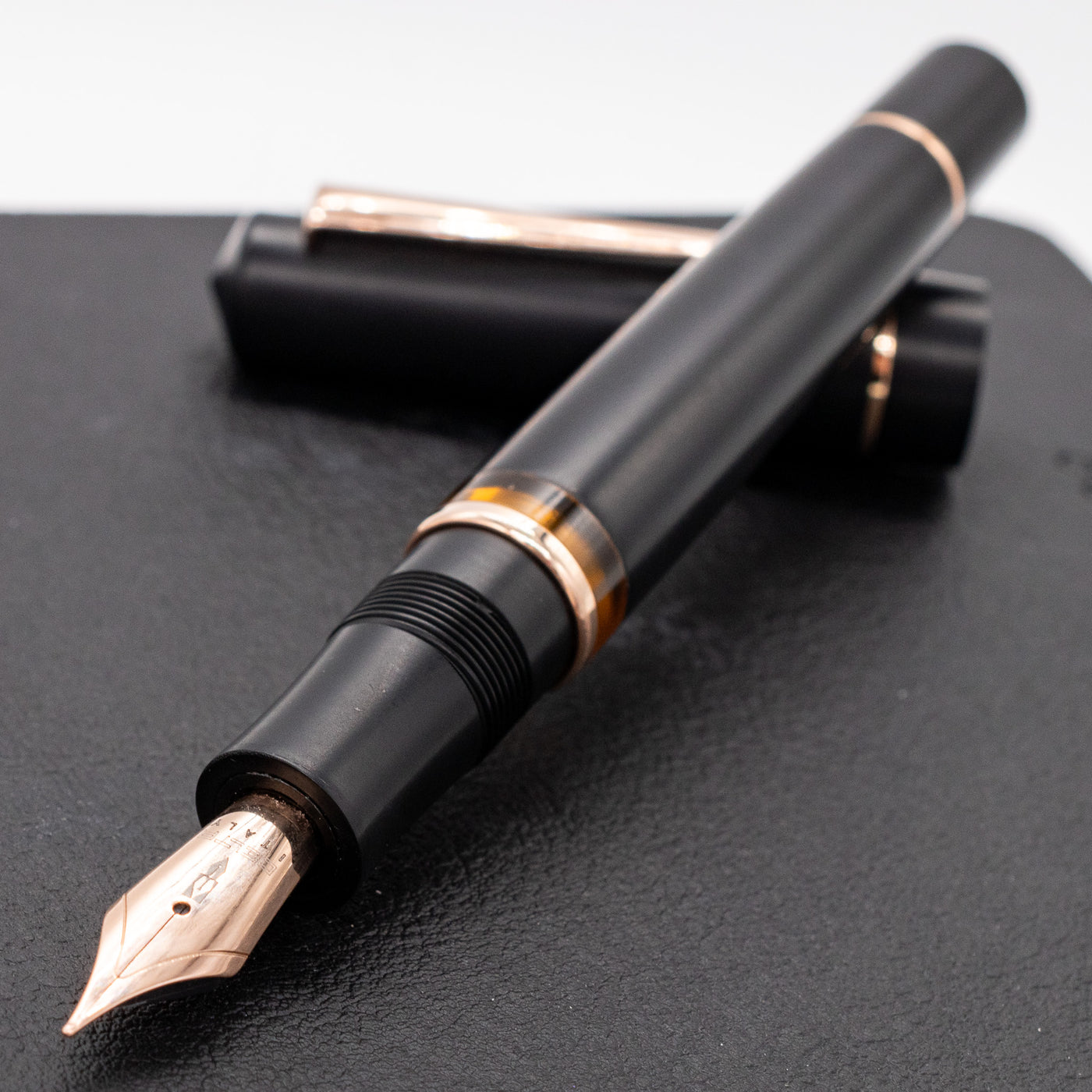 Delta Duna Matte Black & Rose Gold Fountain Pen uncapped