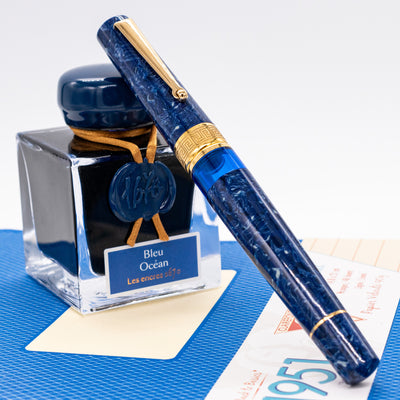 Delta Lapis Blue Celluloid Yellow Gold Fountain Pen capped