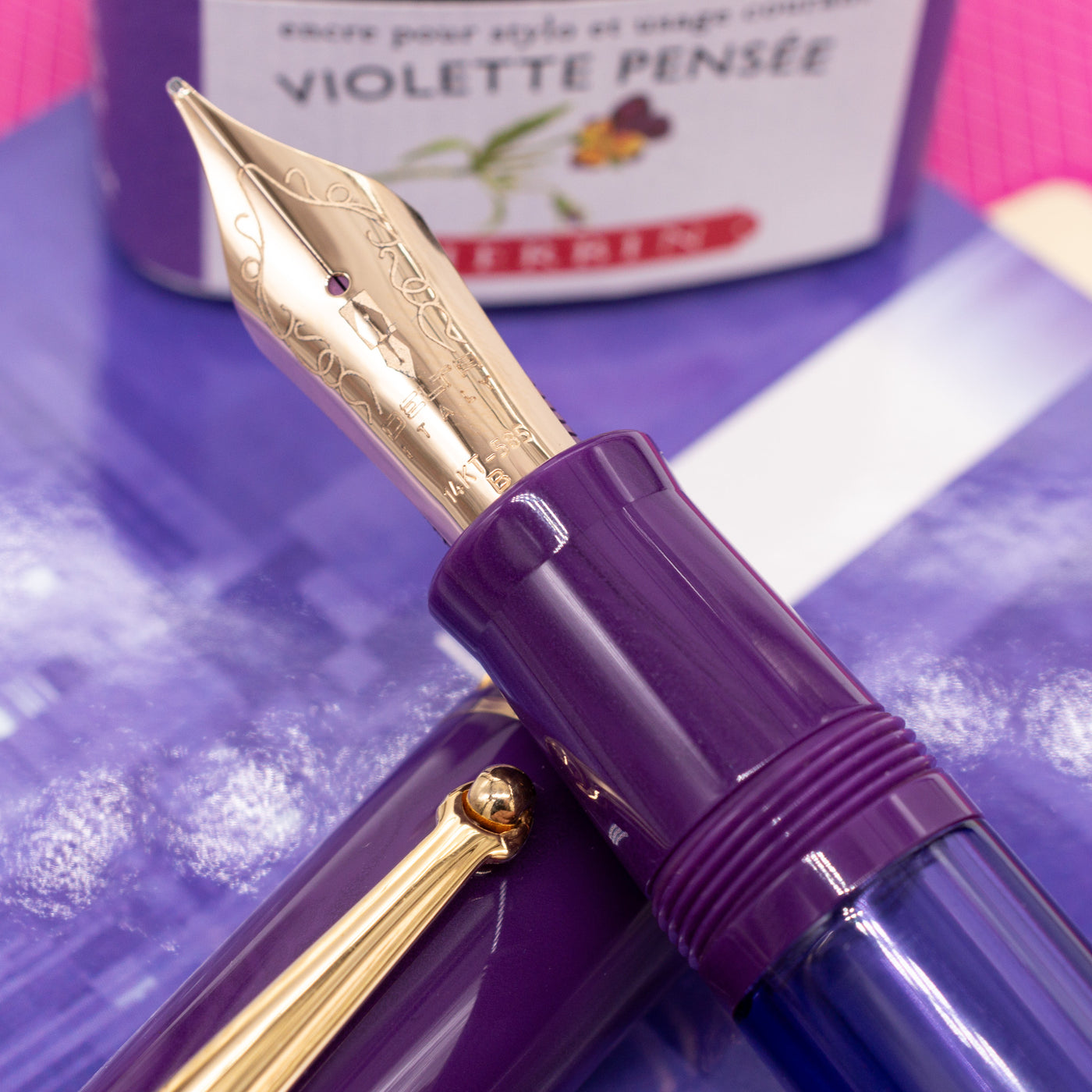 Delta Majestic Purple Limited Edition Fountain Pen 14k gold #8 nib