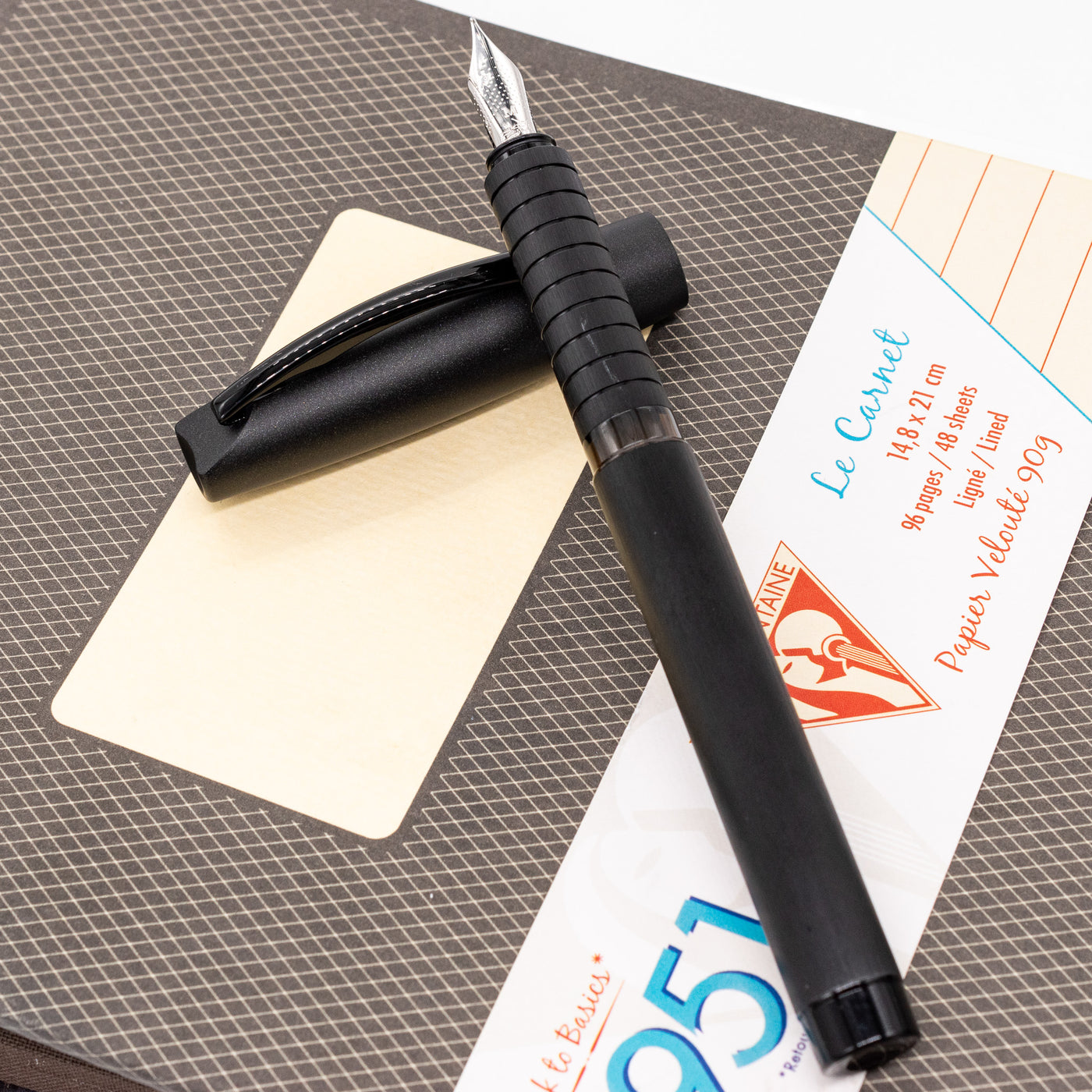 Faber-Castell Essentio Fountain Pen - Aluminum Black blacked out