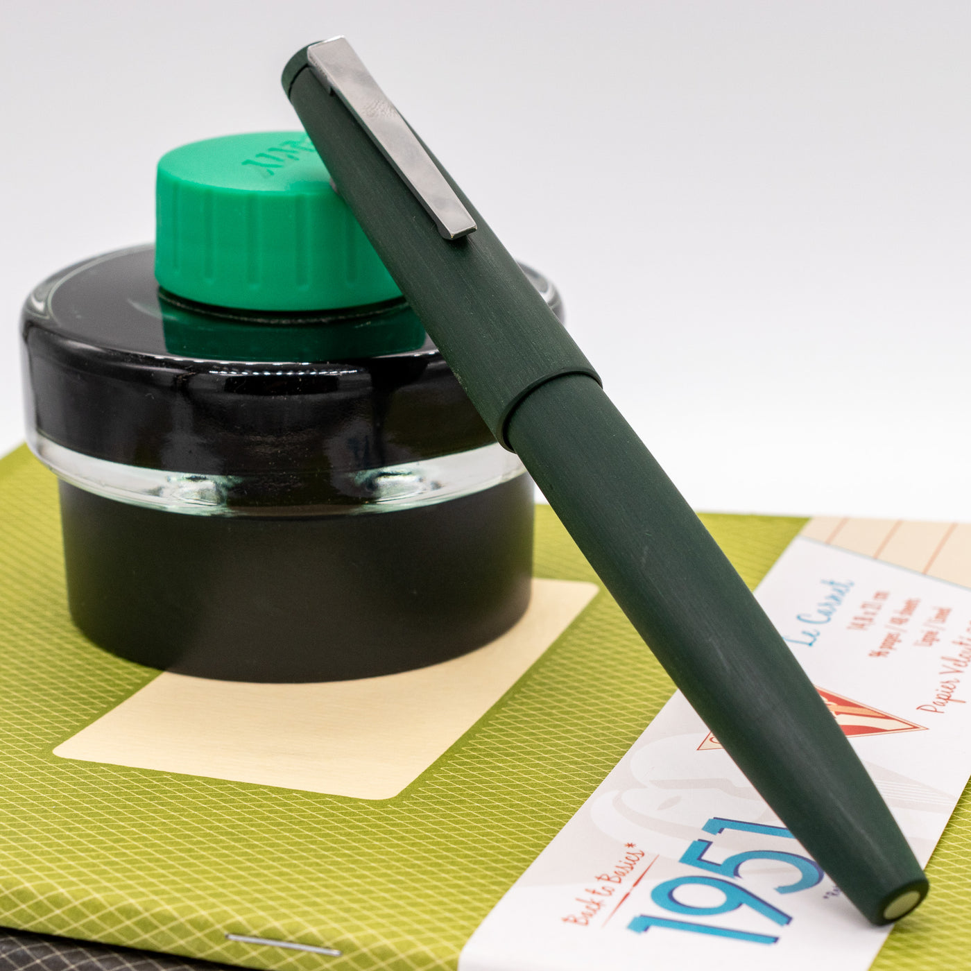 LAMY 2000 Pine Green Fountain Pen Capped