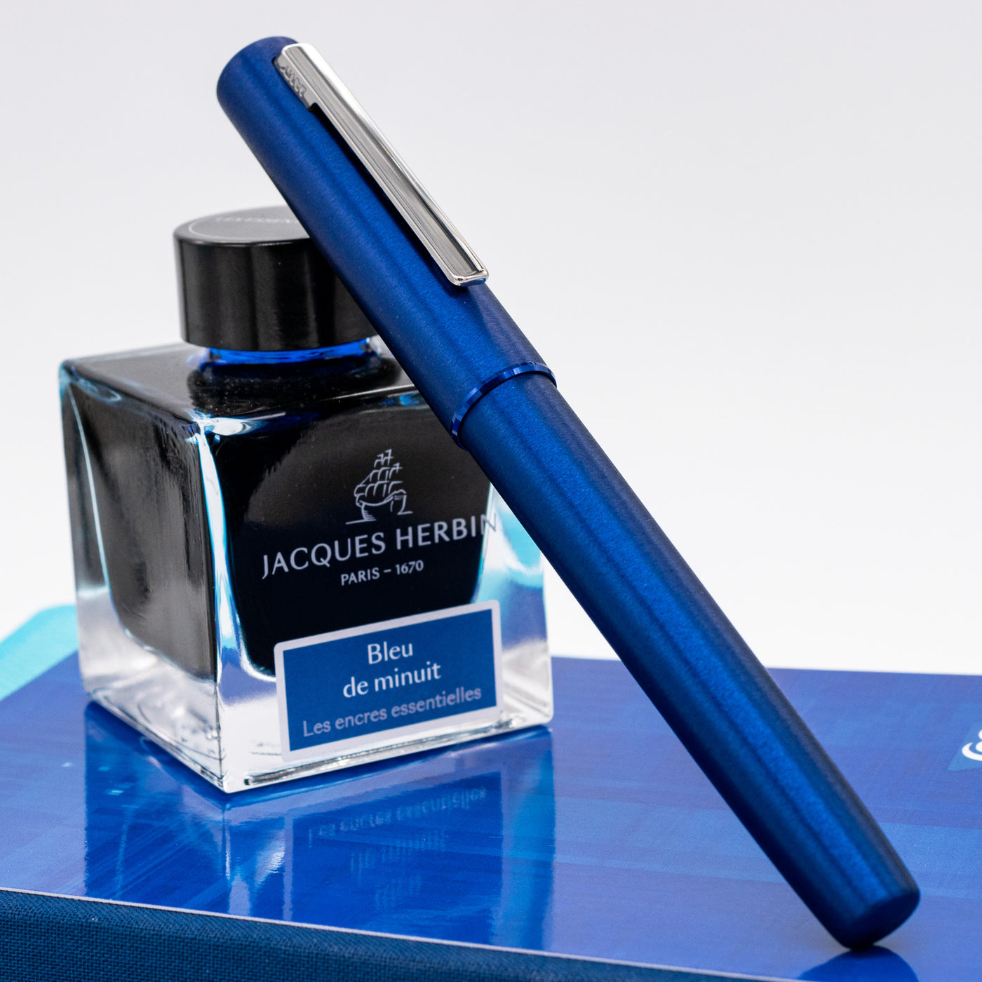 LAMY Aion Special Edition 2019 Fountain Pen - Blue capped