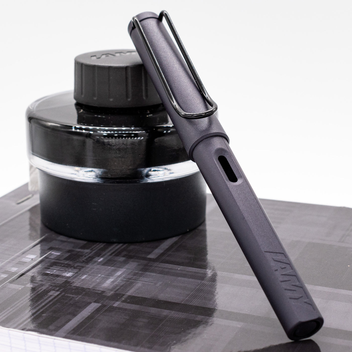 LAMY Safari Fountain Pen - Steel Black capped