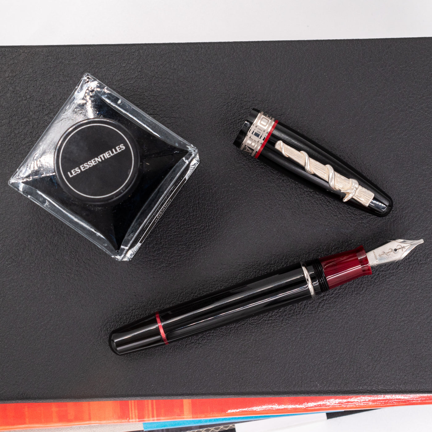 Maiora Hippocratica Fountain Pen Black & Red