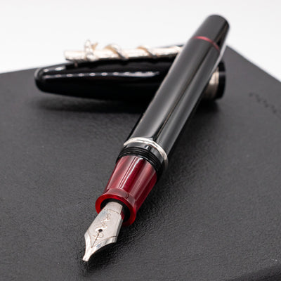 Maiora Hippocratica Fountain Pen Uncapped