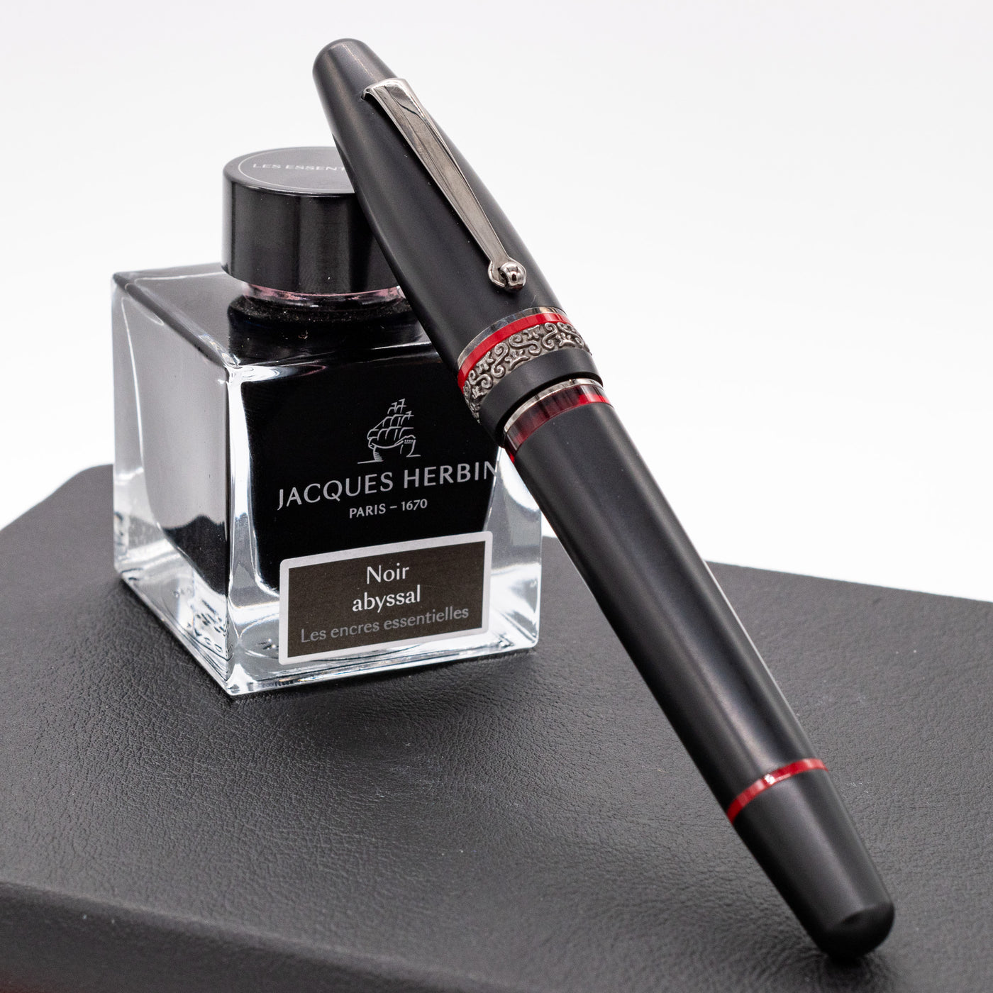 Maiora Ogiva Fountain Pen - Racing capped