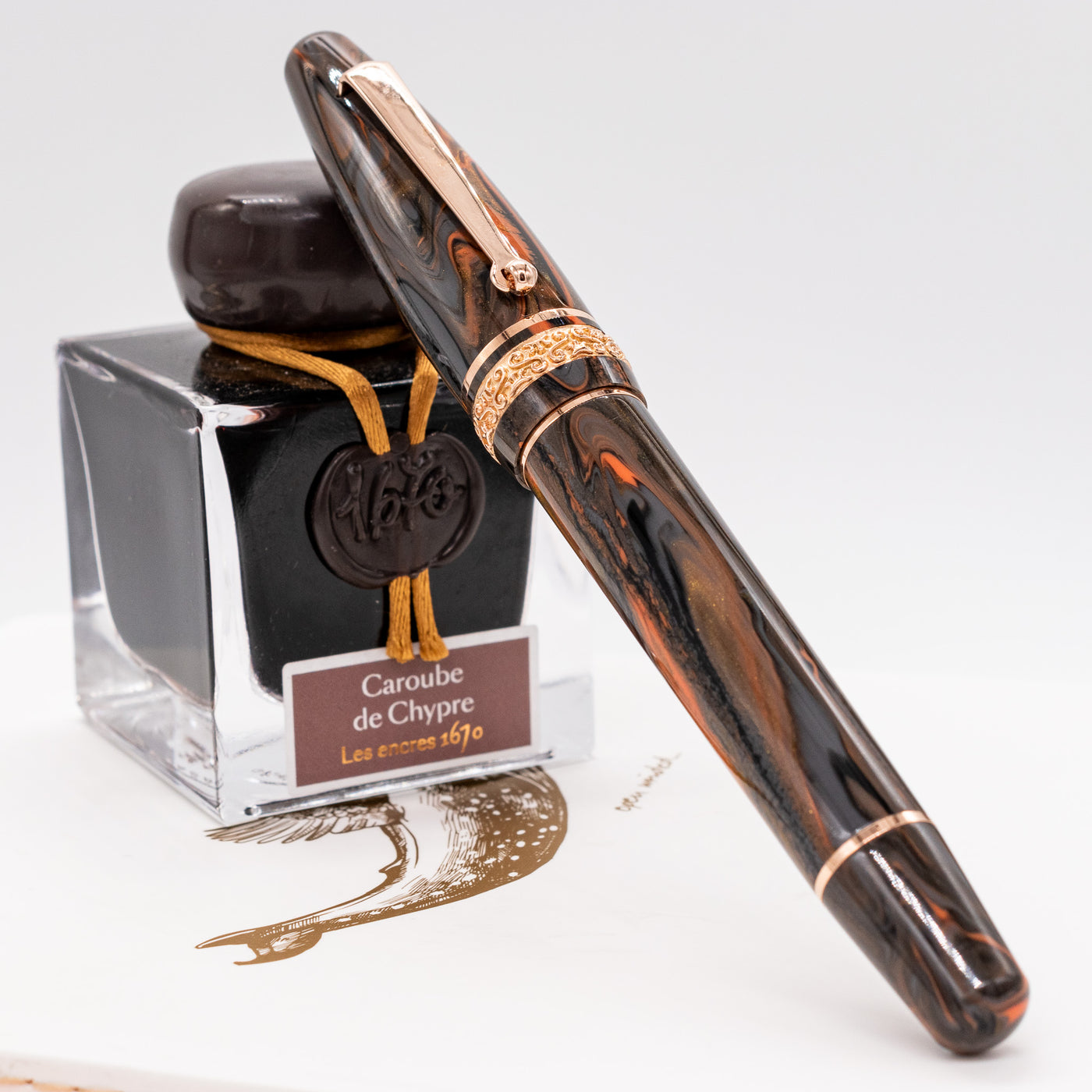 Maiora Ultra Ogiva Golden Age 2.0 Earth Fountain Pen capped