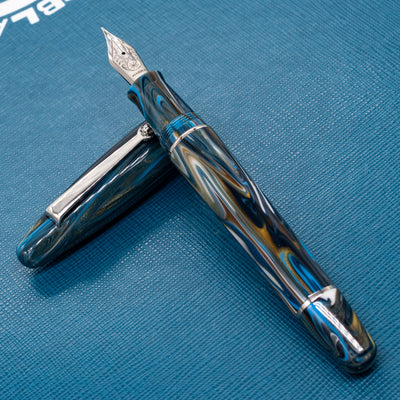 Maiora Ultra Ogiva Golden Age 2.0 Wind Fountain Pen blue