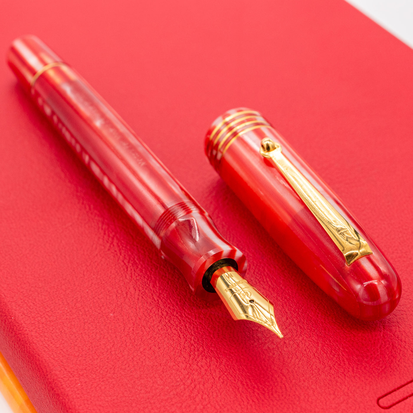 Molteni Modelo 54 Fountain Pen - Inferno Red piston filled