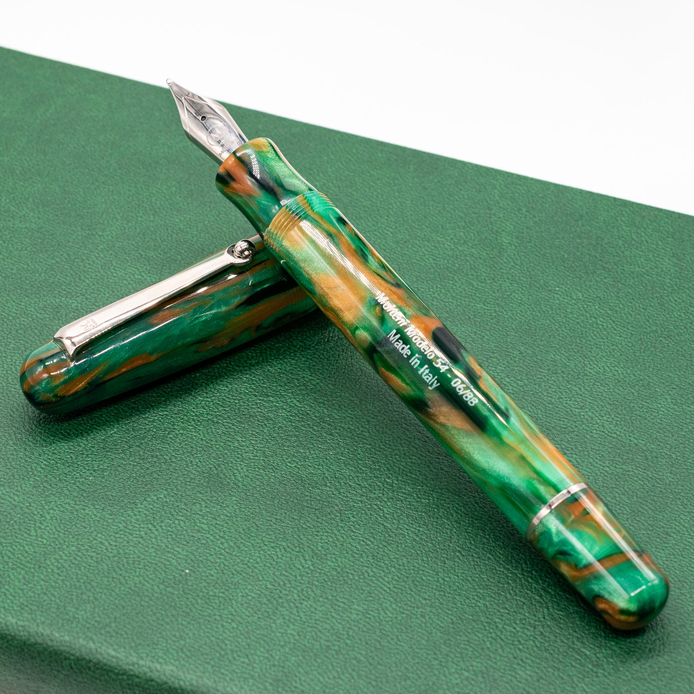 Molteni Modelo 54 Fountain Pen - Jade green
