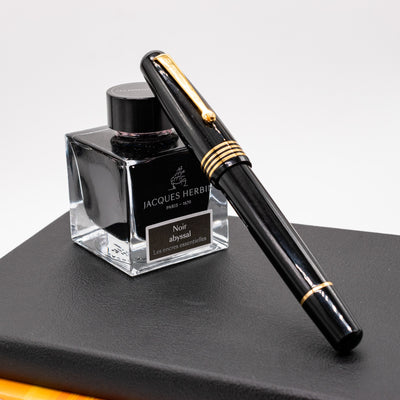 Molteni Modelo 54 Fountain Pen - Jet Black & Gold capped