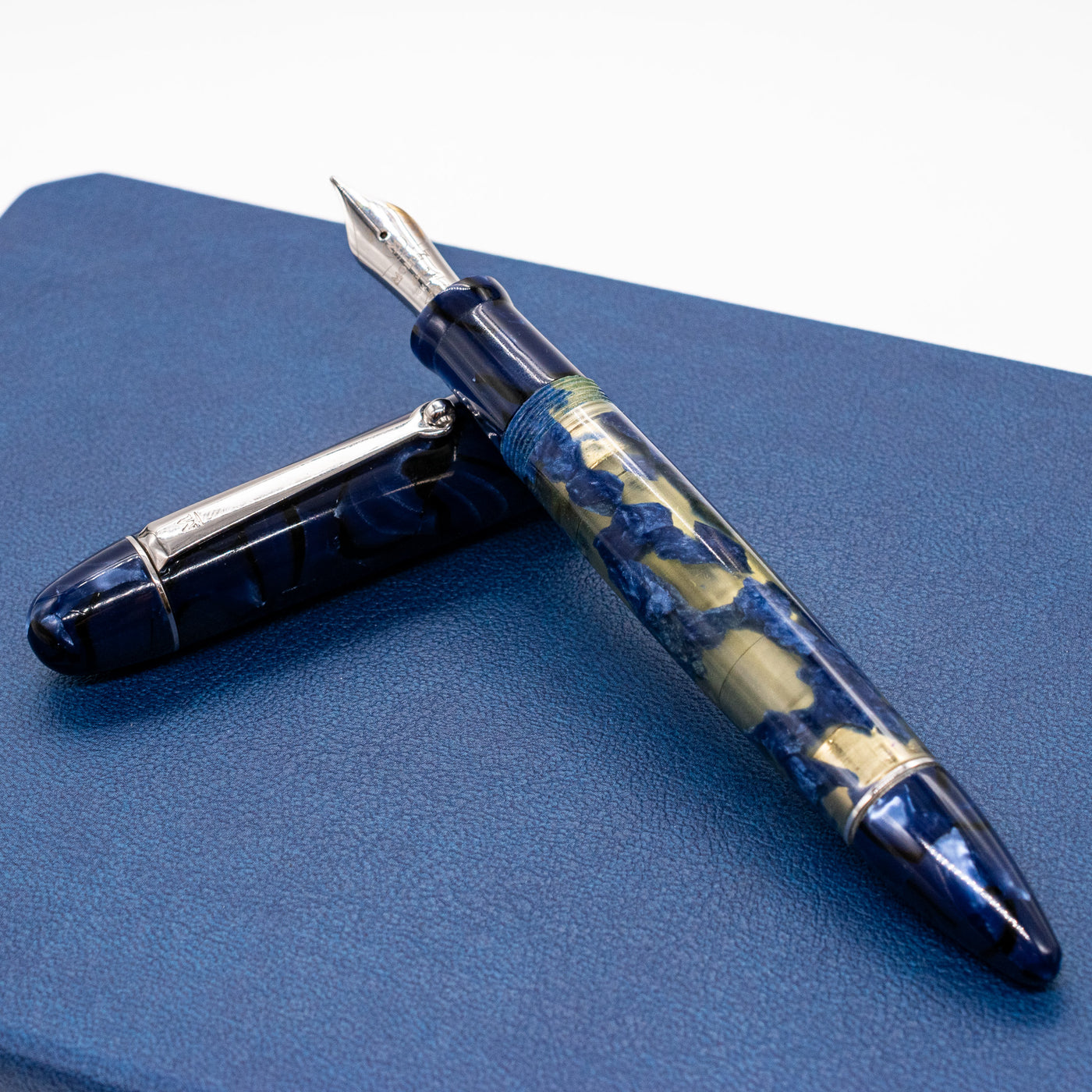 Molteni Modelo 55 Fountain Pen - Royal Blue Lucens Celluloid piston filled