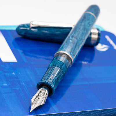 Molteni Modelo 58 Fountain Pen - Capri Blue uncapped