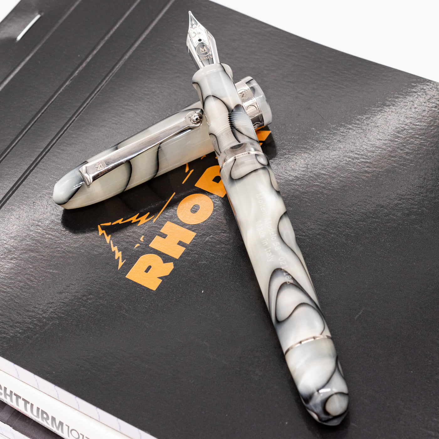 Molteni Modelo 58 Fountain Pen - Pearl White piston filled