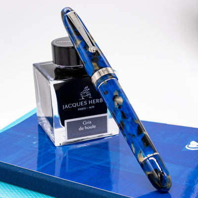 Molteni Modelo 58 Fountain Pen - Stone Blue capped