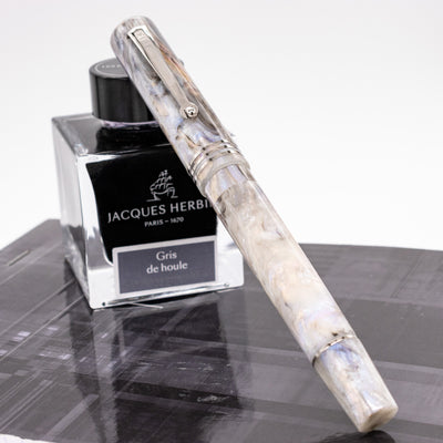 Molteni Modelo 60 Fountain Pen - Alabster capped