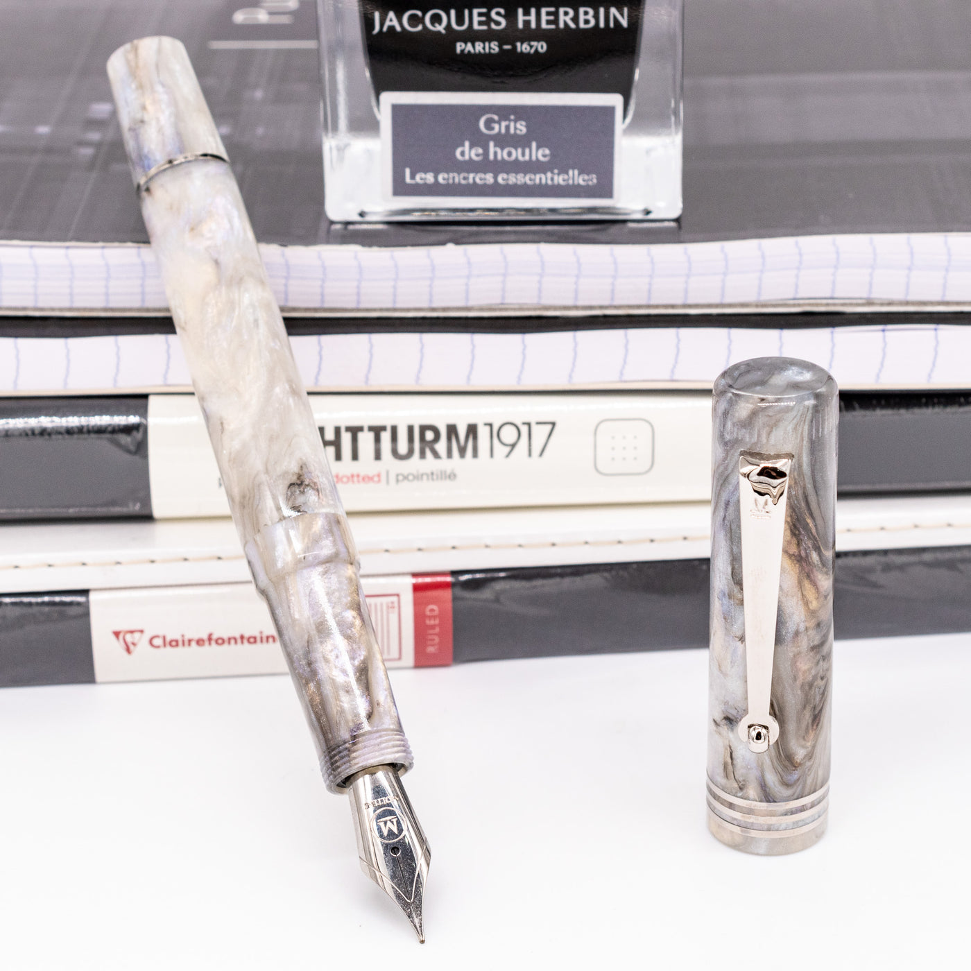 Molteni Modelo 60 Fountain Pen - Alabster