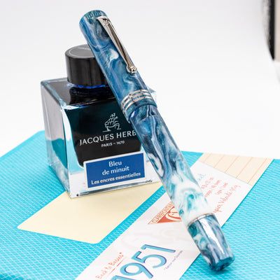 Molteni Modelo 60 Fountain Pen - Arctic Blast capped