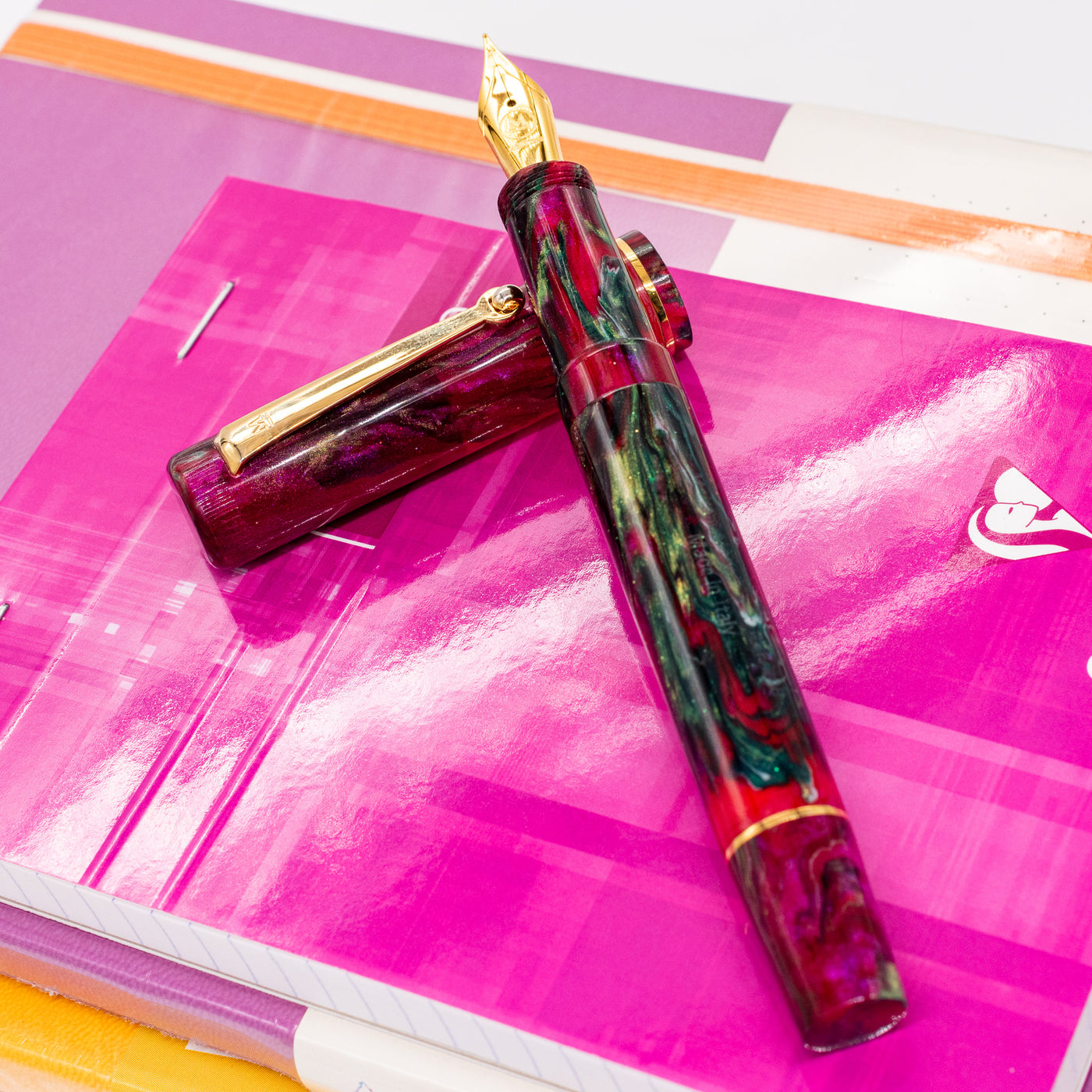 Molteni Modelo 60 Fountain Pen - Dragonfruit pink and green