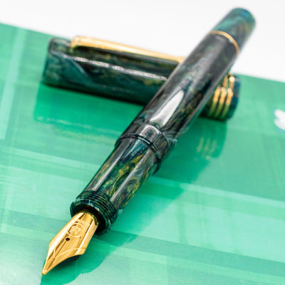 Molteni Modelo 60 Fountain Pen - Evergreen uncapped