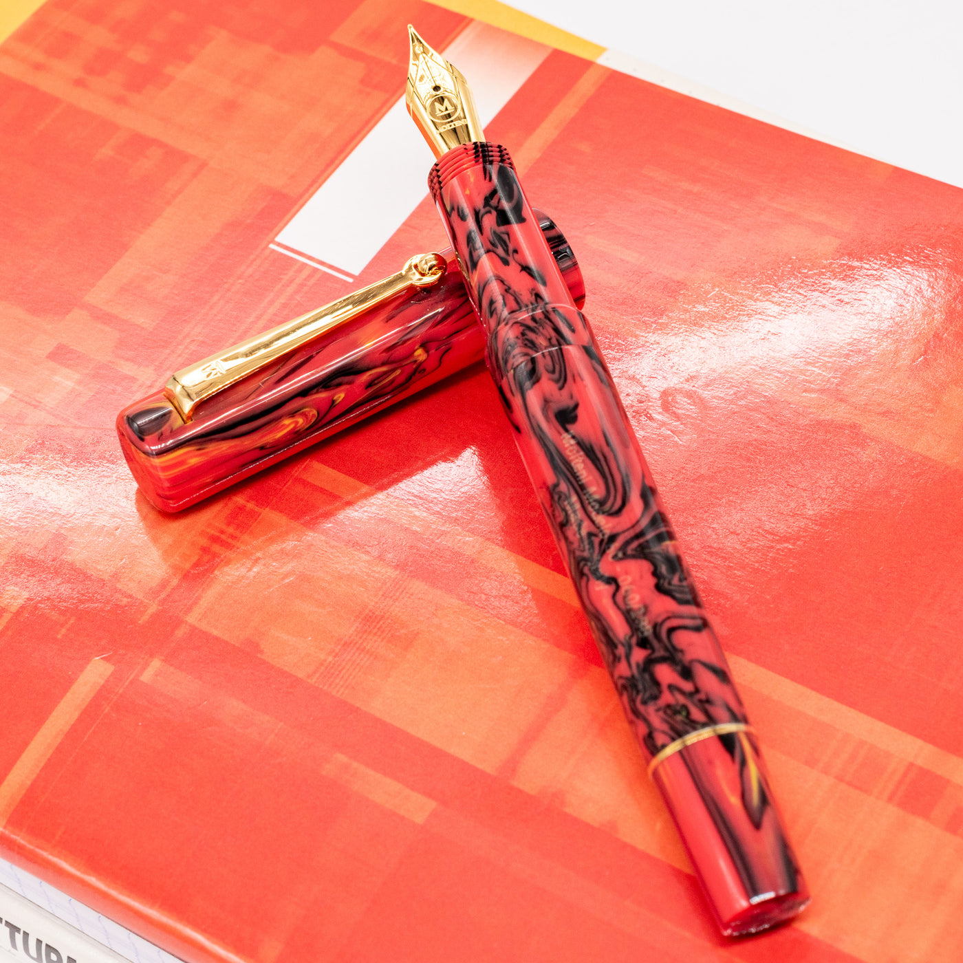 Molteni Modelo 60 Fountain Pen - Papaya pink