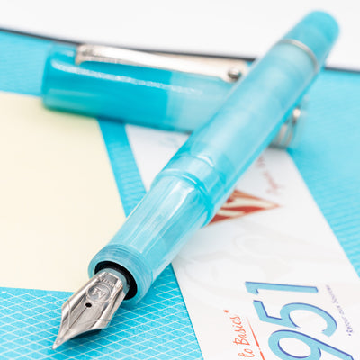 Molteni Modelo 60 Fountain Pen - Turquoise uncapped