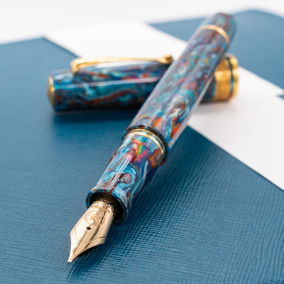 Molteni Modelo 66 Blue Orchid Fountain Pen Gold Trim Uncapped