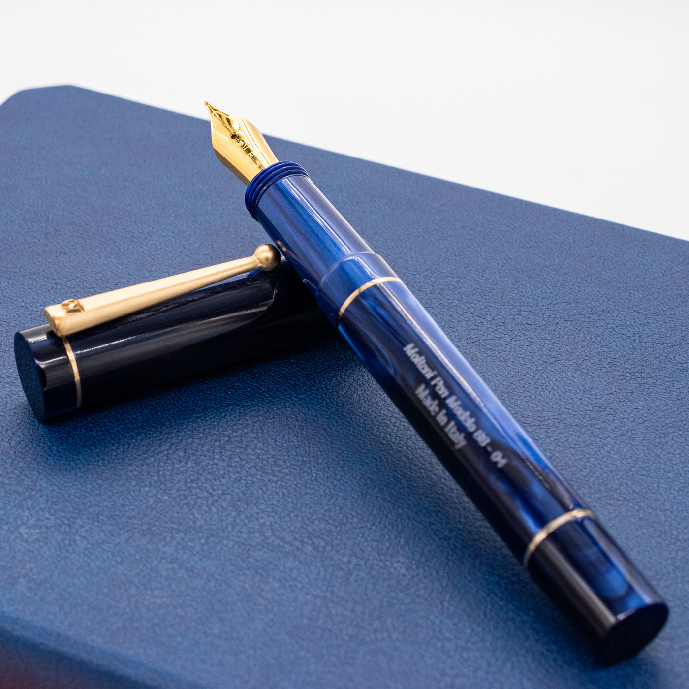 Molteni Modelo 88 Fountain Pen - Midnight Blue dark